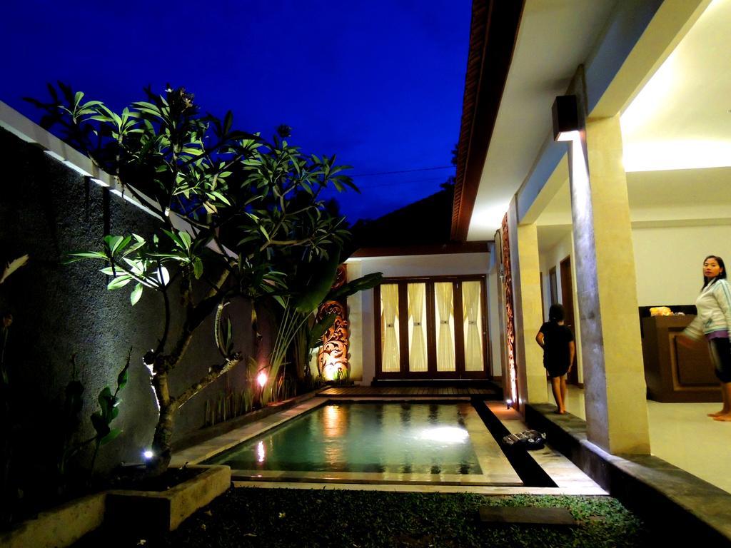 Villa Jayastuti House à Ubud Chambre photo